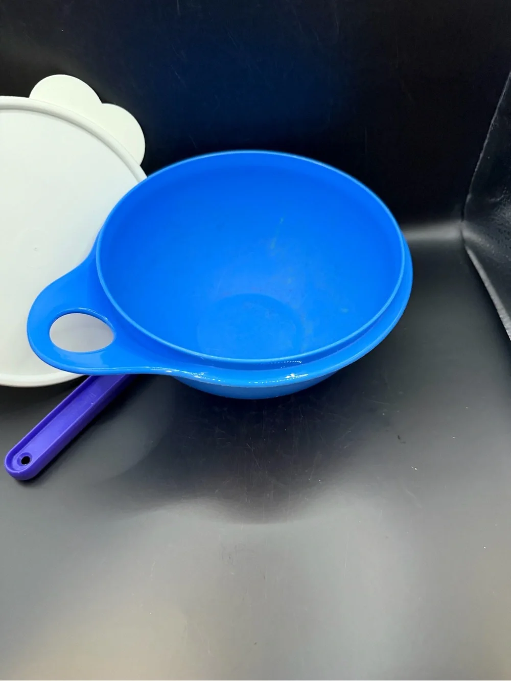 Tupperware vintage mixing